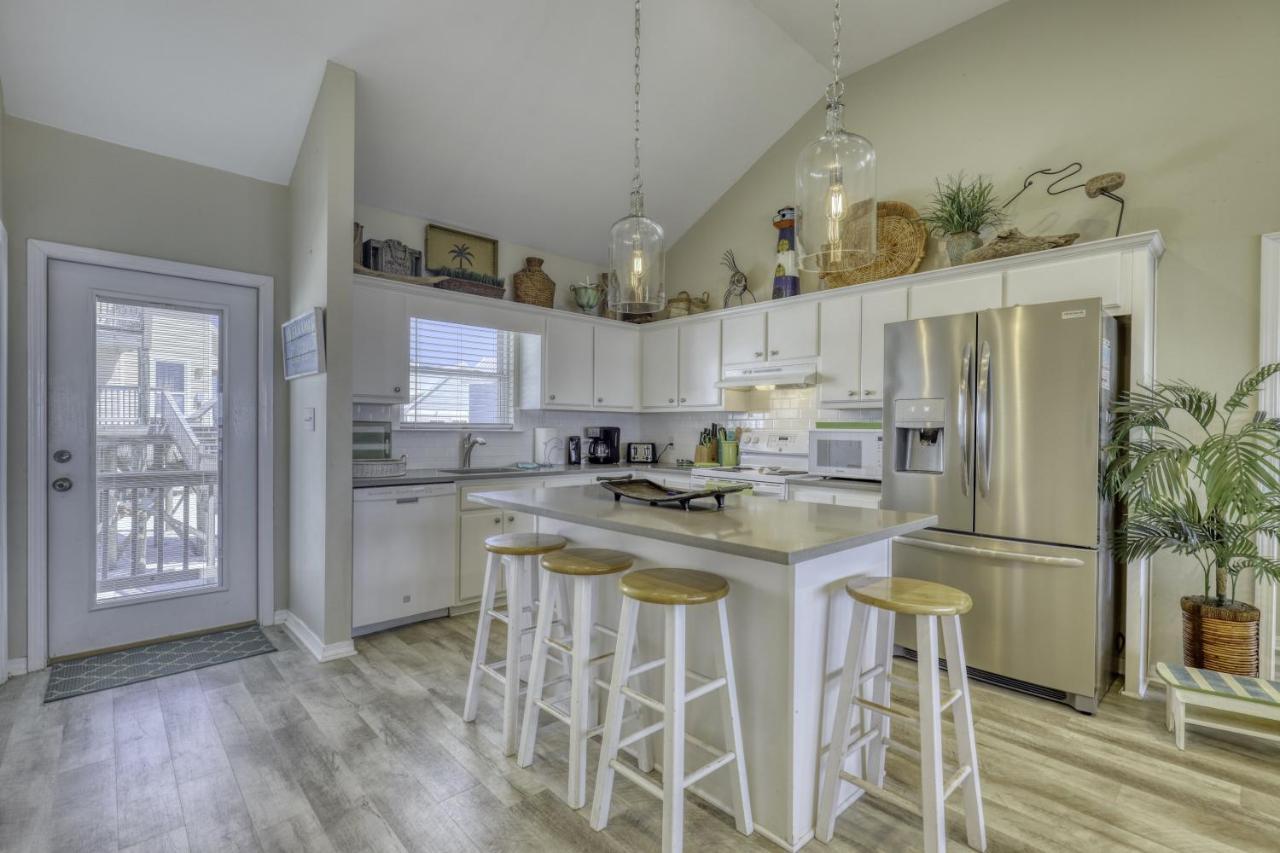 Beach Music - Gorgeous And Gulf Front! Large Deck Allows You To Stargaze With The Waves Crashing Beneath You, Home Dauphin Island Exterior photo